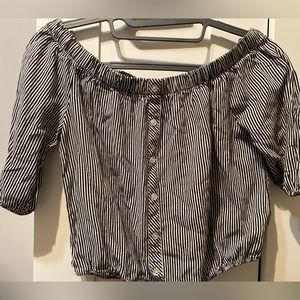 Black and white striped long sleeve crop top